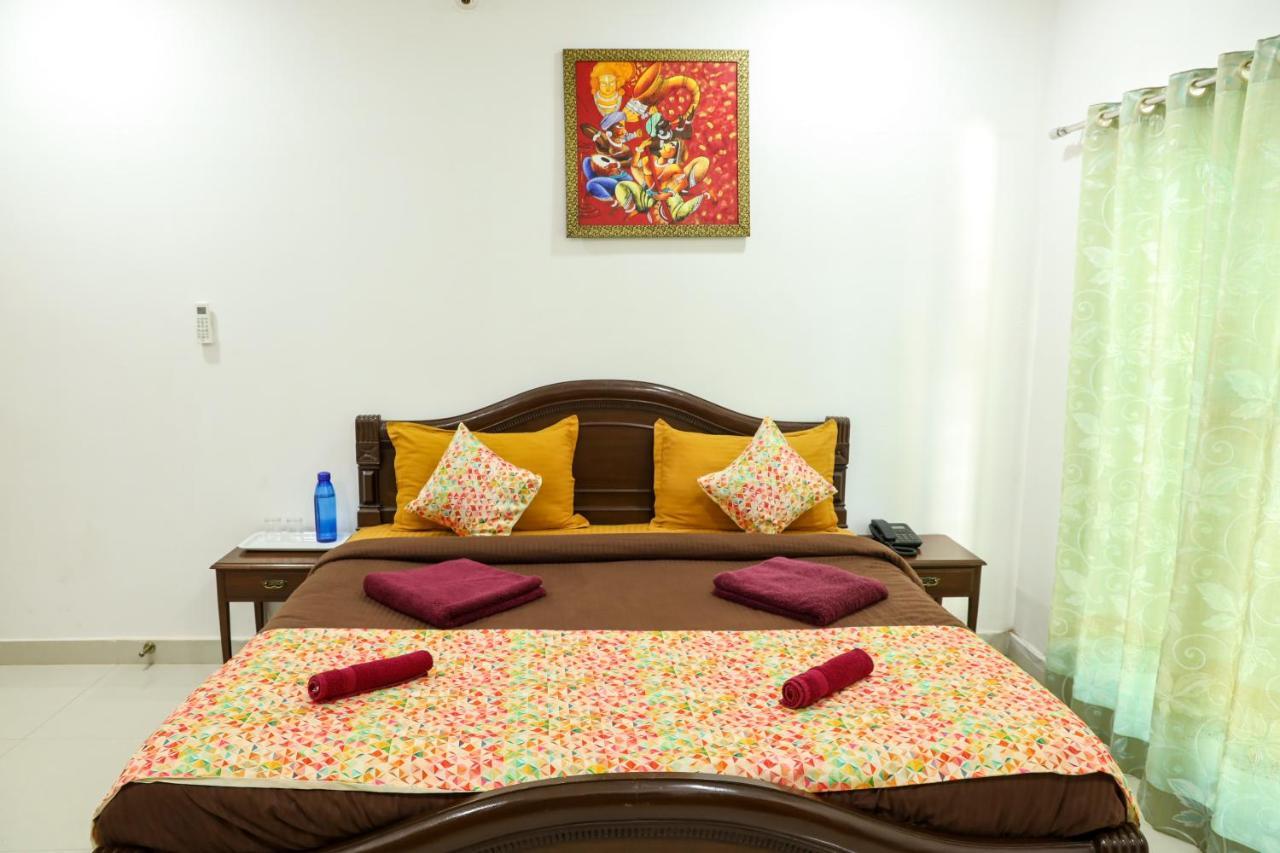 Surya Kiran Miramar Bed & Breakfast Panaji Bagian luar foto