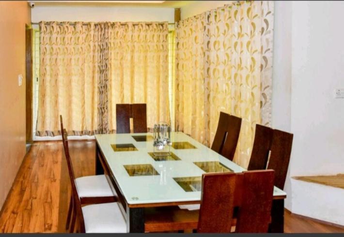 Surya Kiran Miramar Bed & Breakfast Panaji Bagian luar foto