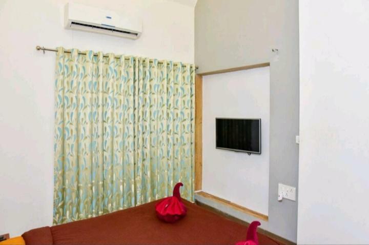 Surya Kiran Miramar Bed & Breakfast Panaji Bagian luar foto