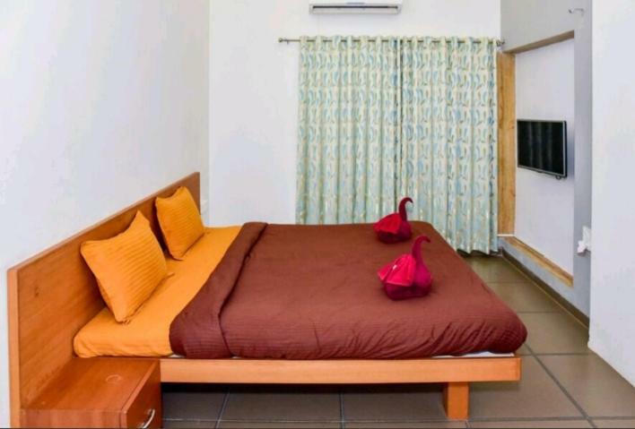 Surya Kiran Miramar Bed & Breakfast Panaji Bagian luar foto