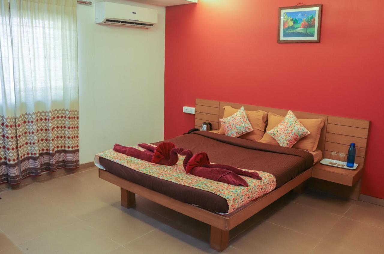 Surya Kiran Miramar Bed & Breakfast Panaji Bagian luar foto