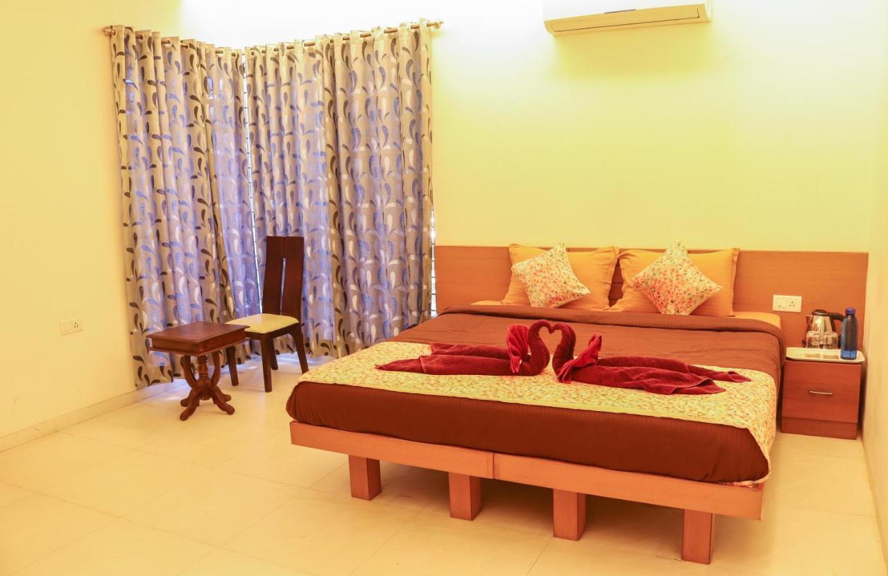 Surya Kiran Miramar Bed & Breakfast Panaji Bagian luar foto