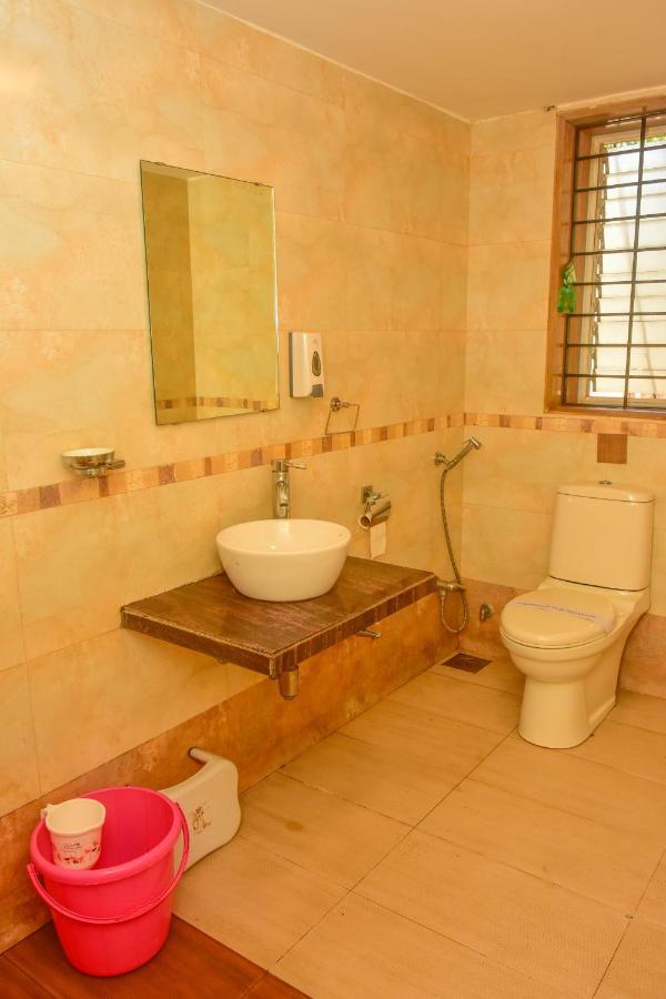 Surya Kiran Miramar Bed & Breakfast Panaji Bagian luar foto