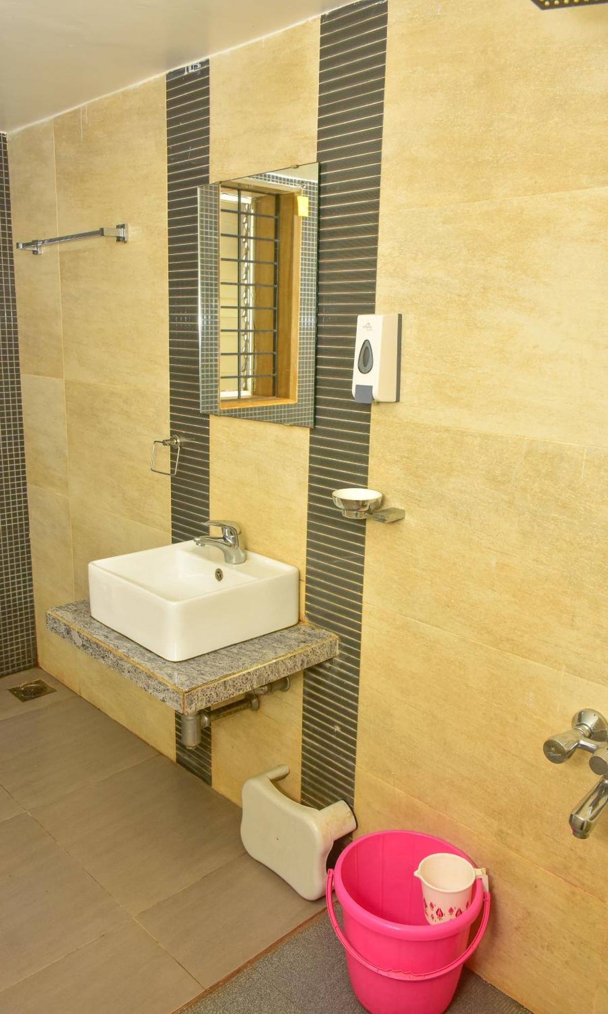 Surya Kiran Miramar Bed & Breakfast Panaji Bagian luar foto