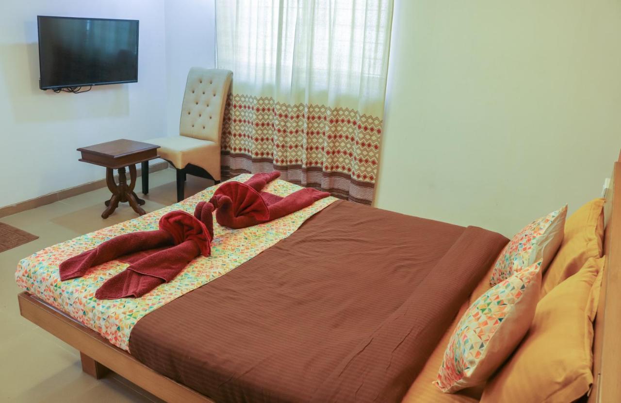 Surya Kiran Miramar Bed & Breakfast Panaji Bagian luar foto